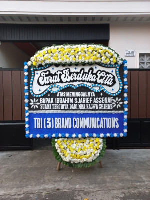 Papan Bunga Duka di Sugio
